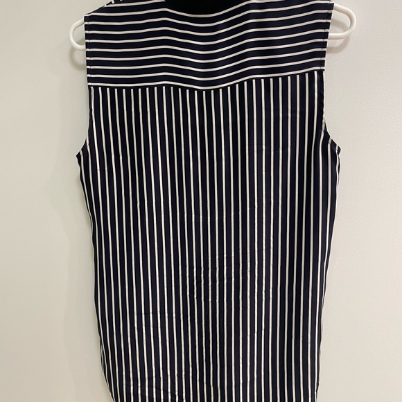 Frame denim 100% silk sleeveless top in Navy blue and white striped. - Picture 2 of 4
